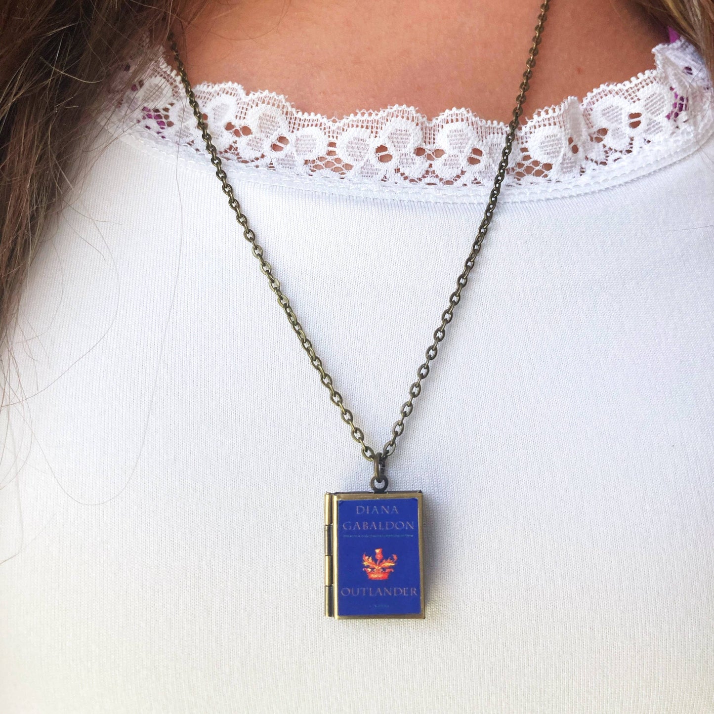 Book Locket Outlander: Bronze